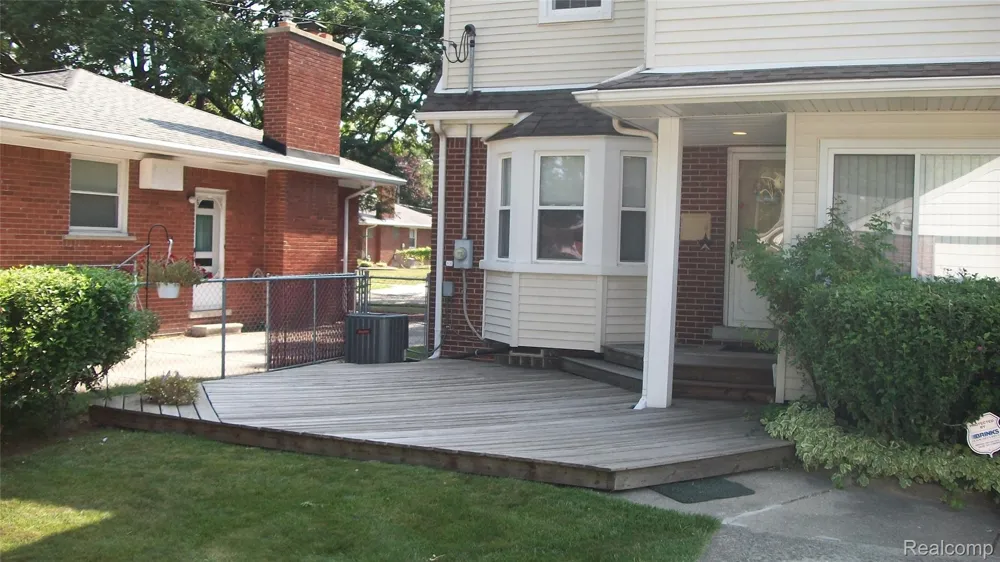 6528 Winona Street Allen Park City, MI 48101