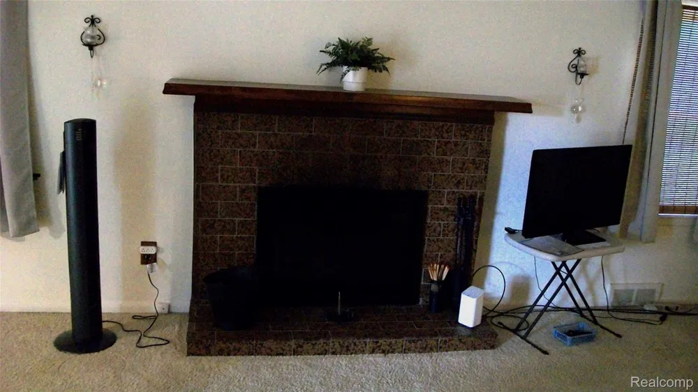 6528 Winona Street Allen Park City, MI 48101