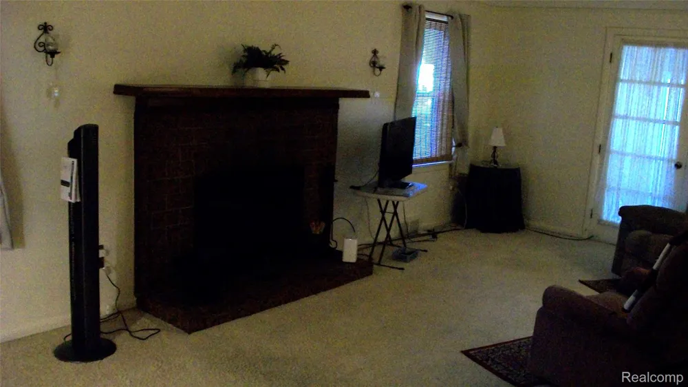 6528 Winona Street Allen Park City, MI 48101