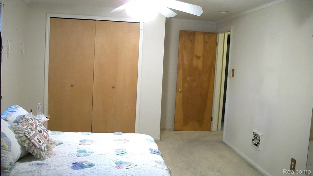 6528 Winona Street Allen Park City, MI 48101