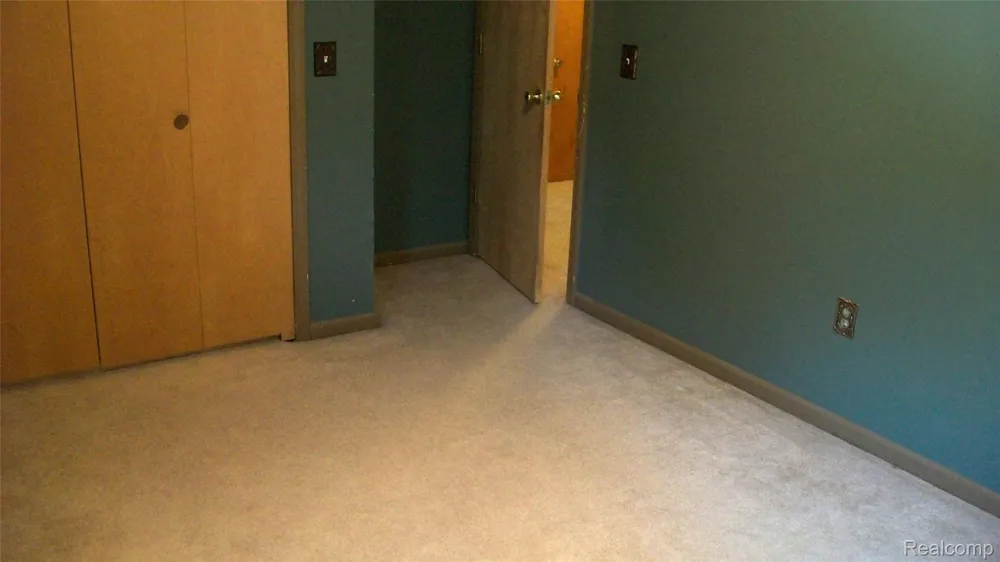 6528 Winona Street Allen Park City, MI 48101