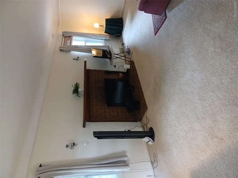 6528 Winona Street Allen Park City, MI 48101
