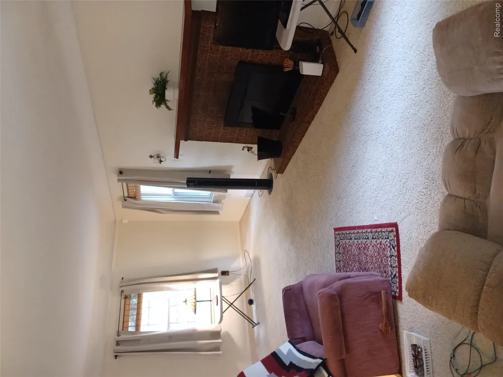 6528 Winona Street Allen Park City, MI 48101