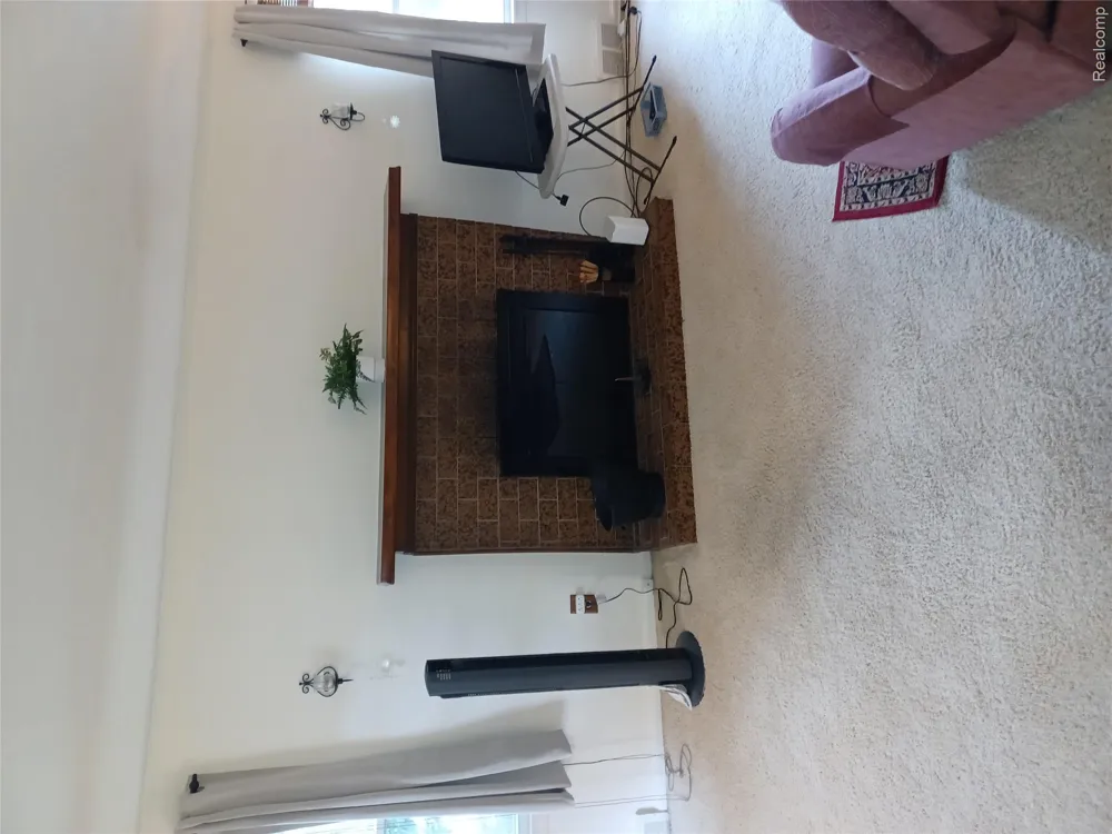 6528 Winona Street Allen Park City, MI 48101