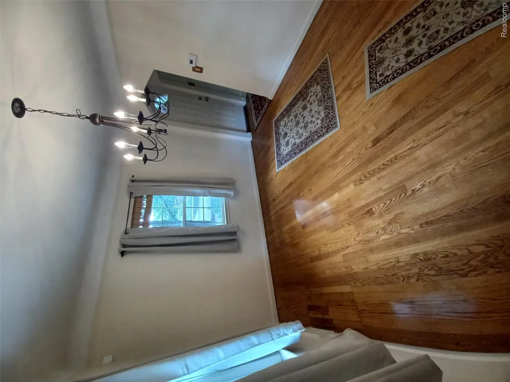 6528 Winona Street Allen Park City, MI 48101