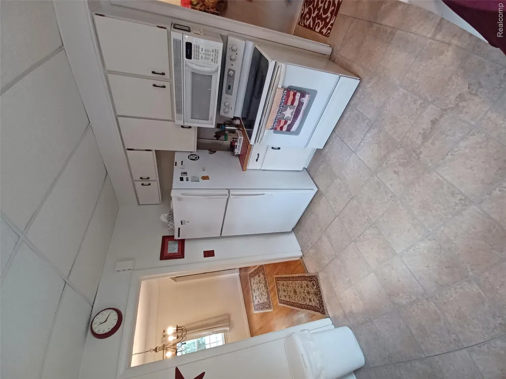 6528 Winona Street Allen Park City, MI 48101