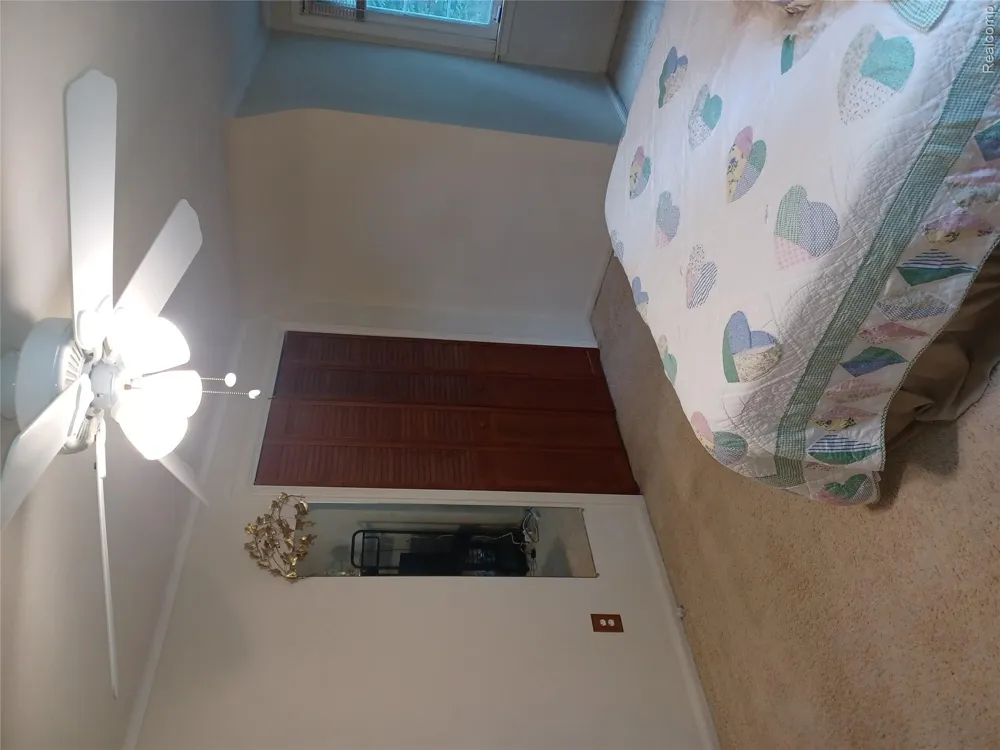 6528 Winona Street Allen Park City, MI 48101
