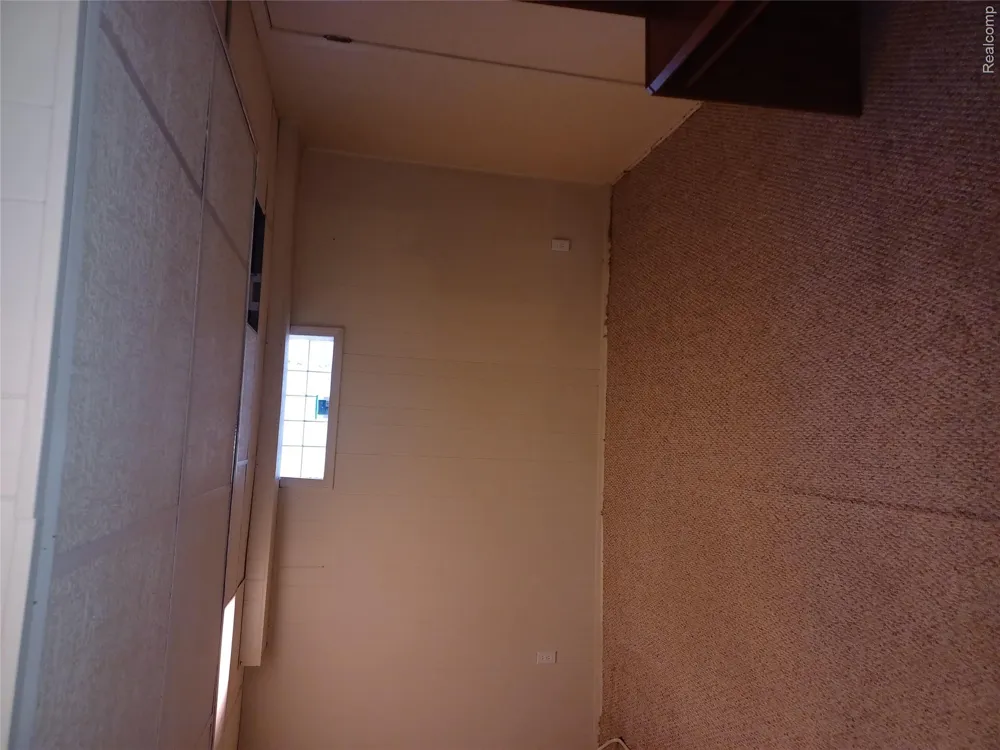 6528 Winona Street Allen Park City, MI 48101