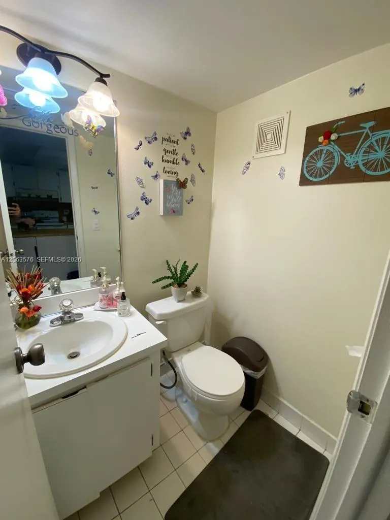633 University Dr #14 Plantation, FL 33324