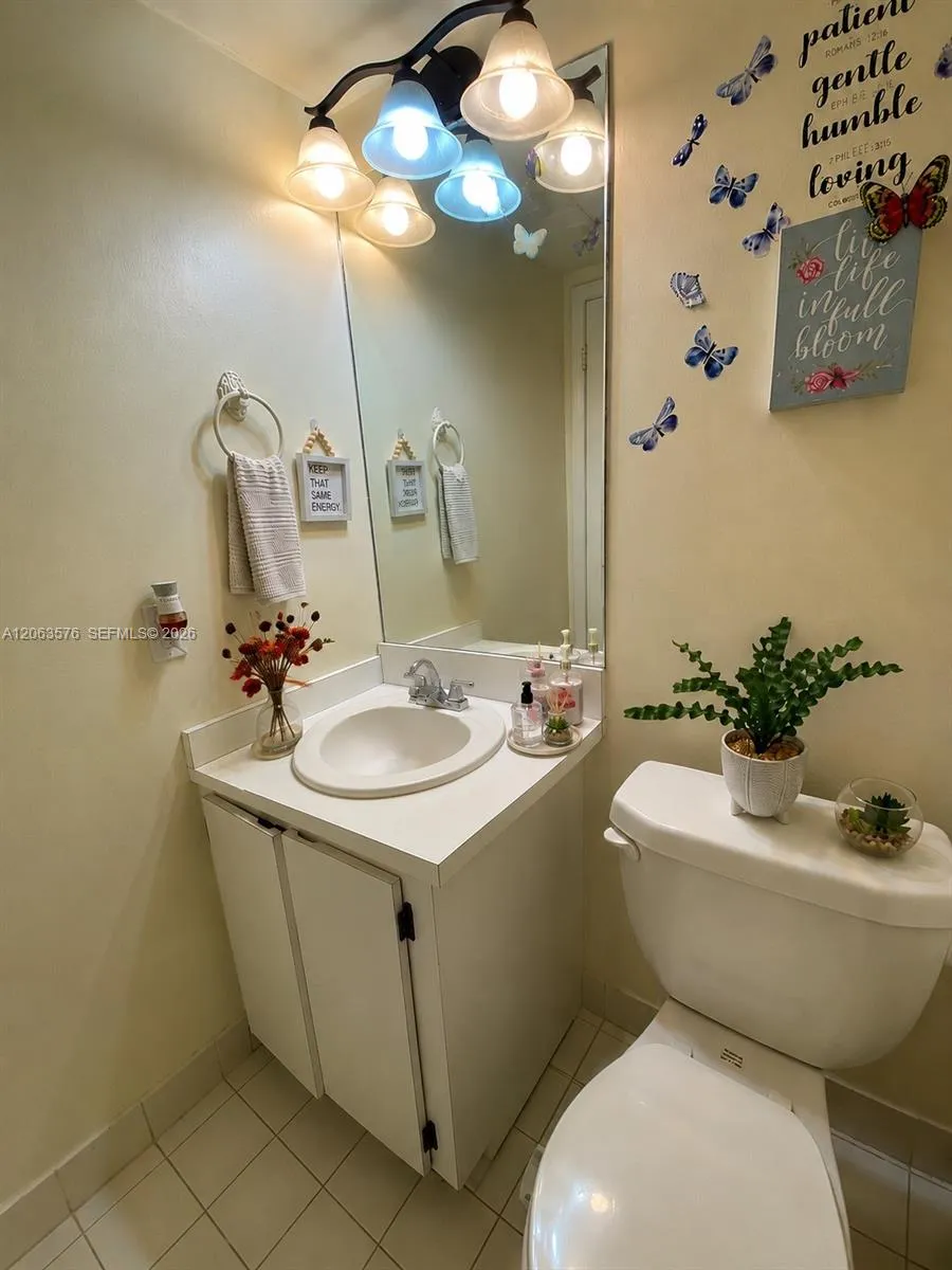 633 University Dr #14 Plantation, FL 33324