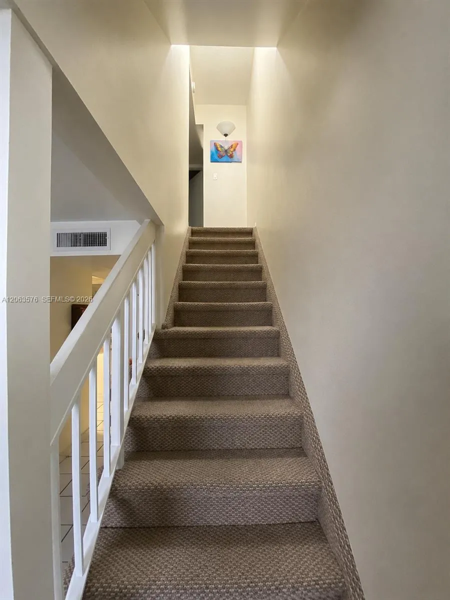 633 University Dr #14 Plantation, FL 33324