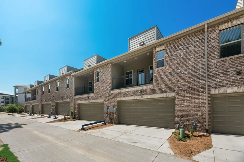 8305 Bayside Drive Rowlett, TX 75088