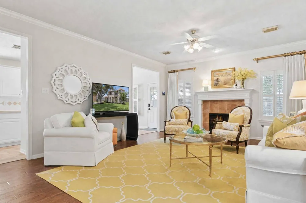 4306 Green Tree Court Pasadena, TX 77505