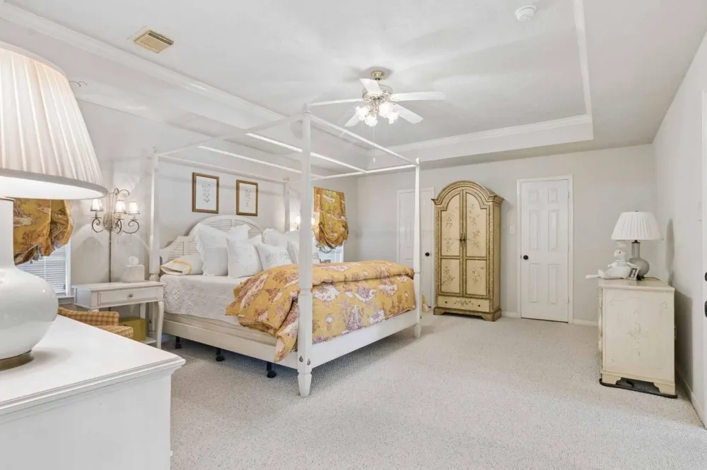 4306 Green Tree Court Pasadena, TX 77505