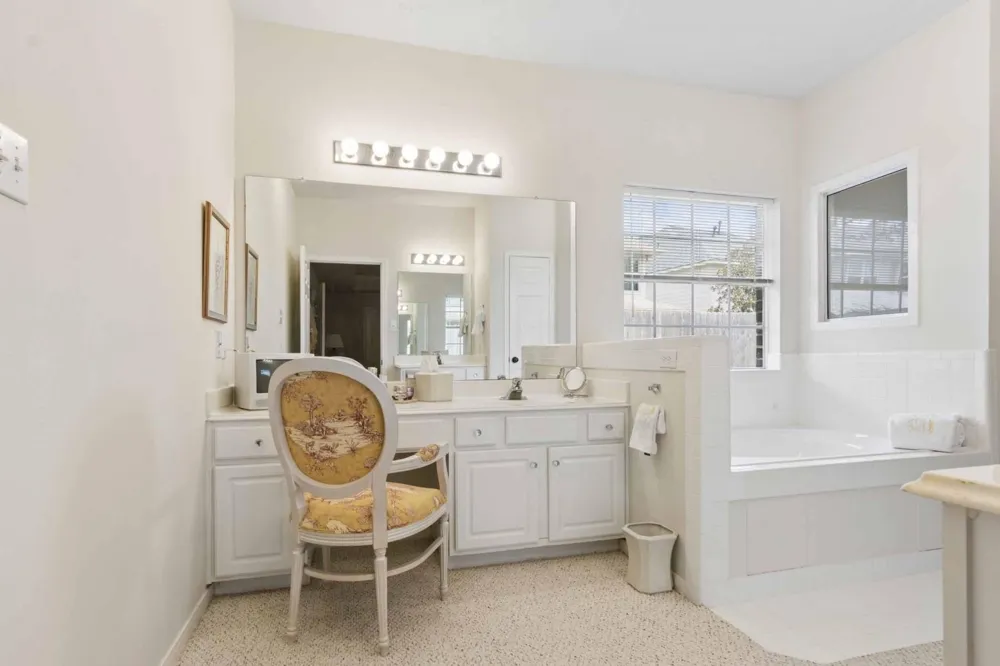 4306 Green Tree Court Pasadena, TX 77505