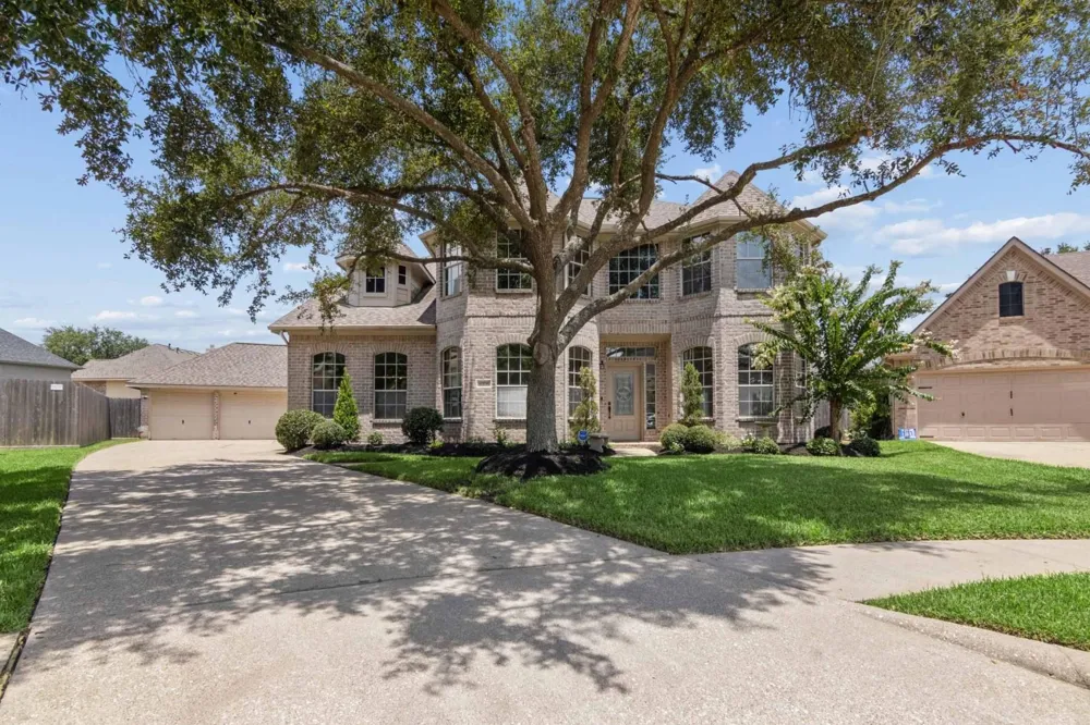 4306 Green Tree Court Pasadena, TX 77505