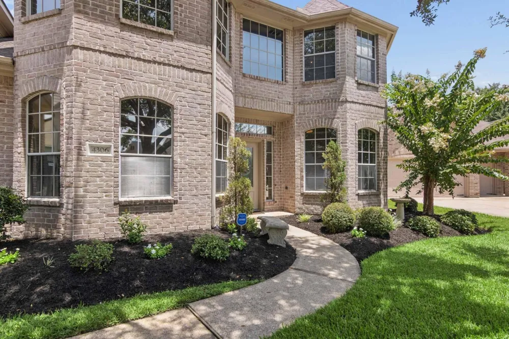 4306 Green Tree Court Pasadena, TX 77505