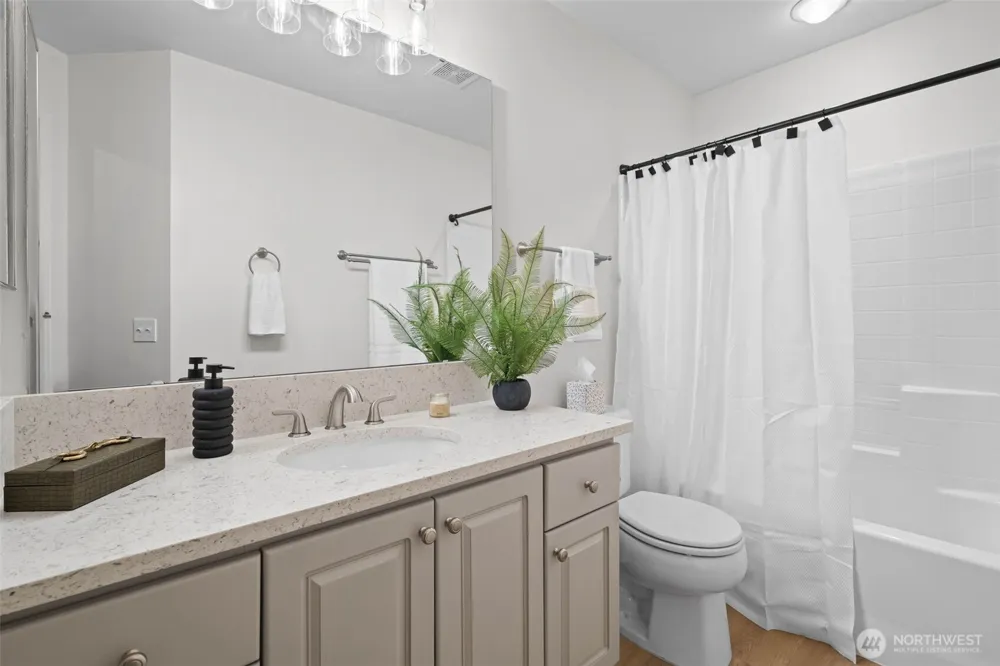 2396 S 280th Place Federal Way, WA 98003