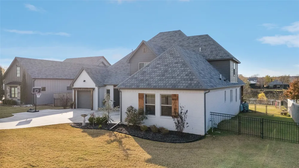 12914 S 28th Place Bixby, OK 74008