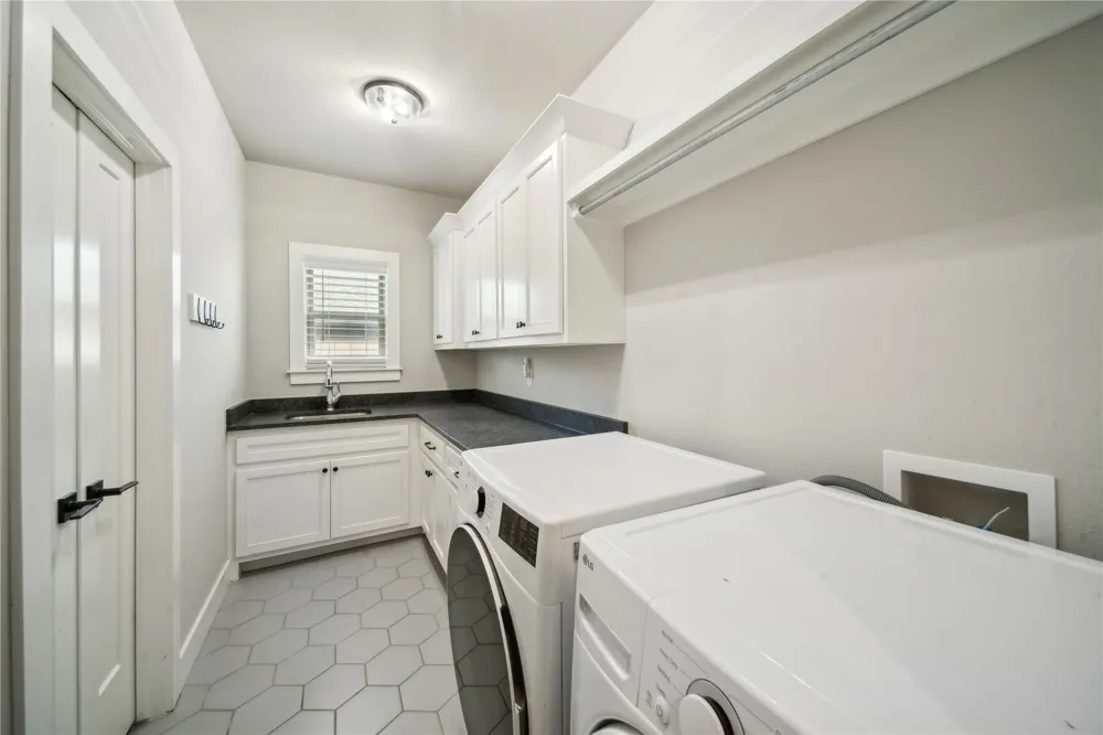 12914 S 28th Place Bixby, OK 74008