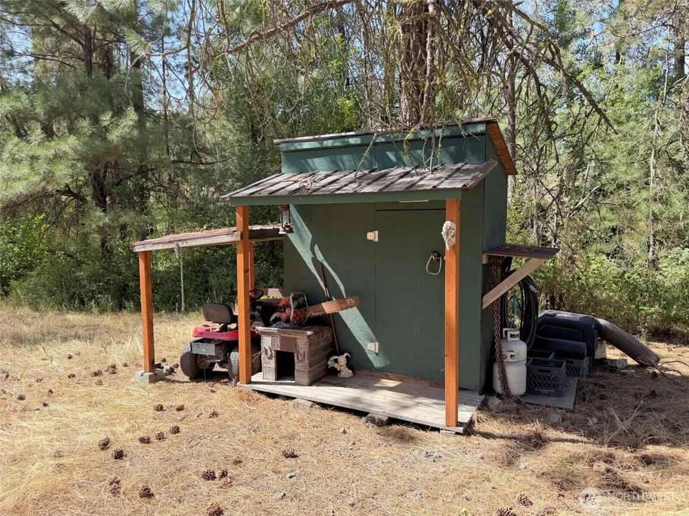 2 Miles/Creston Road E Creston, WA 99117