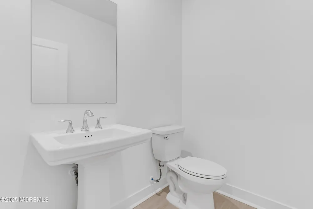 173 Woolley Court Oakhurst, NJ 07755