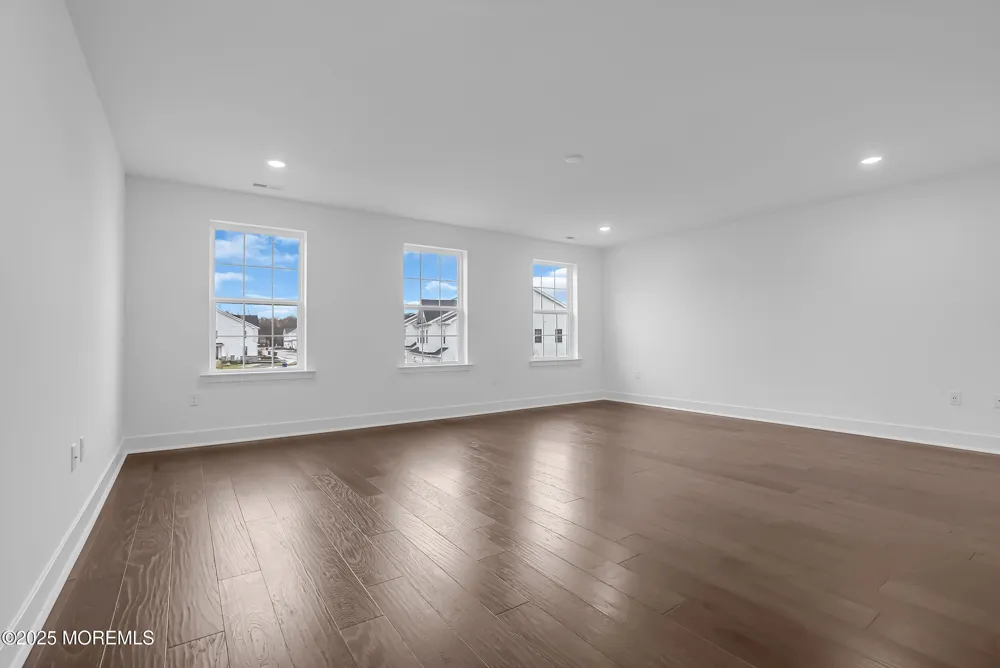 173 Woolley Court Oakhurst, NJ 07755