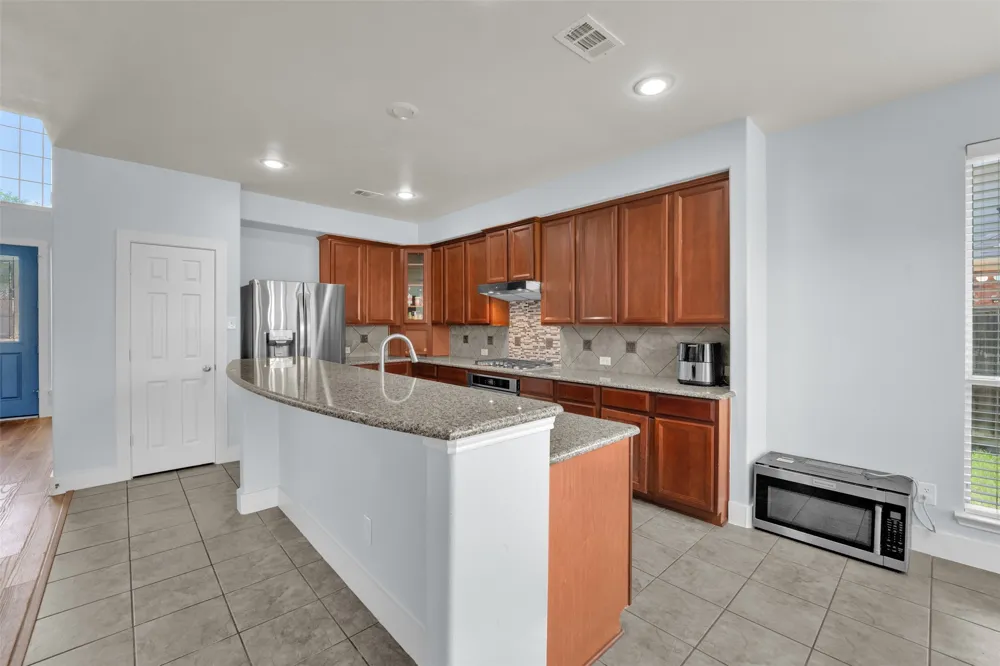 615 Lone Ridge Way Murphy, TX 75094