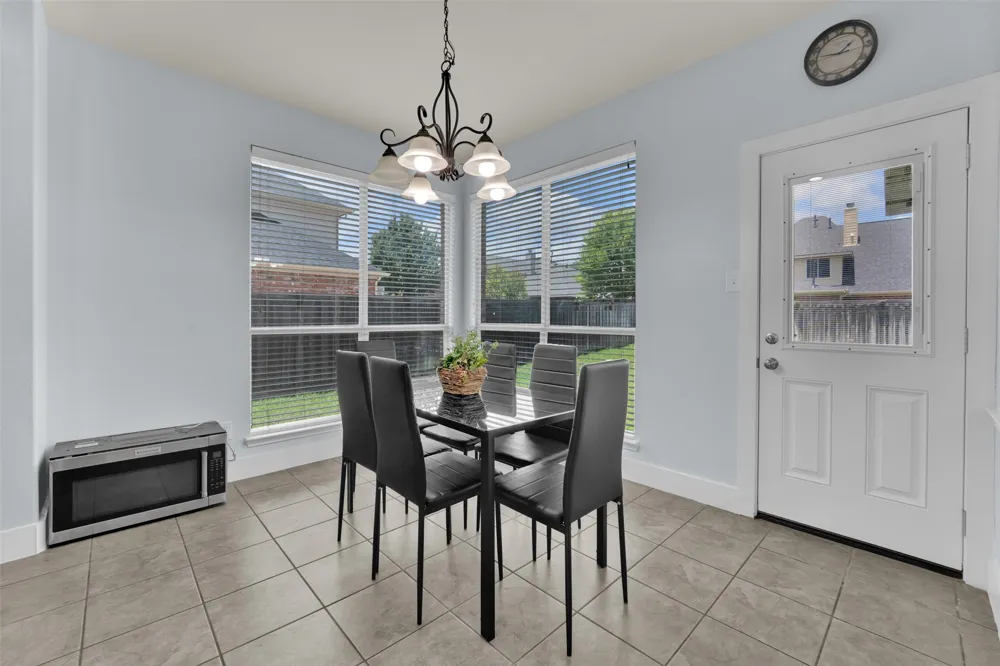 615 Lone Ridge Way Murphy, TX 75094