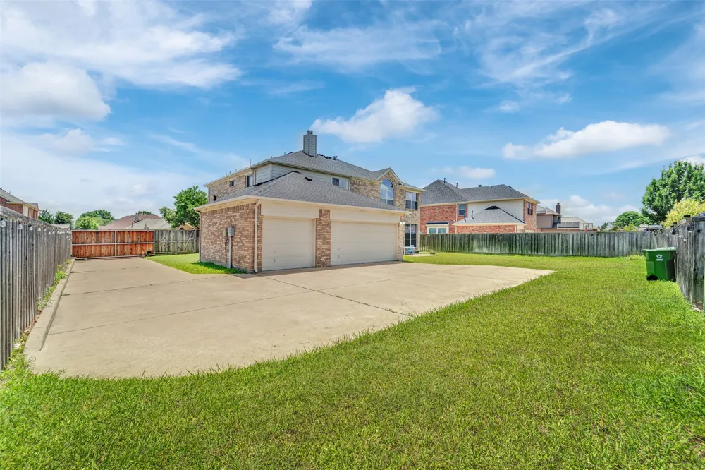 615 Lone Ridge Way Murphy, TX 75094