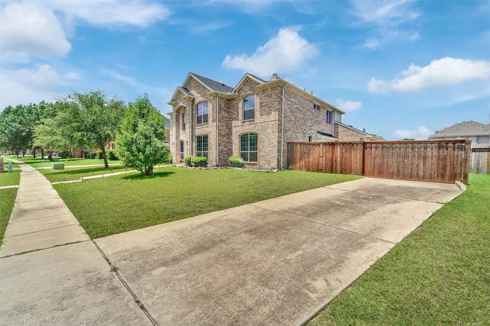 615 Lone Ridge Way Murphy, TX 75094