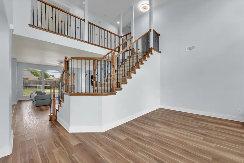 615 Lone Ridge Way Murphy, TX 75094