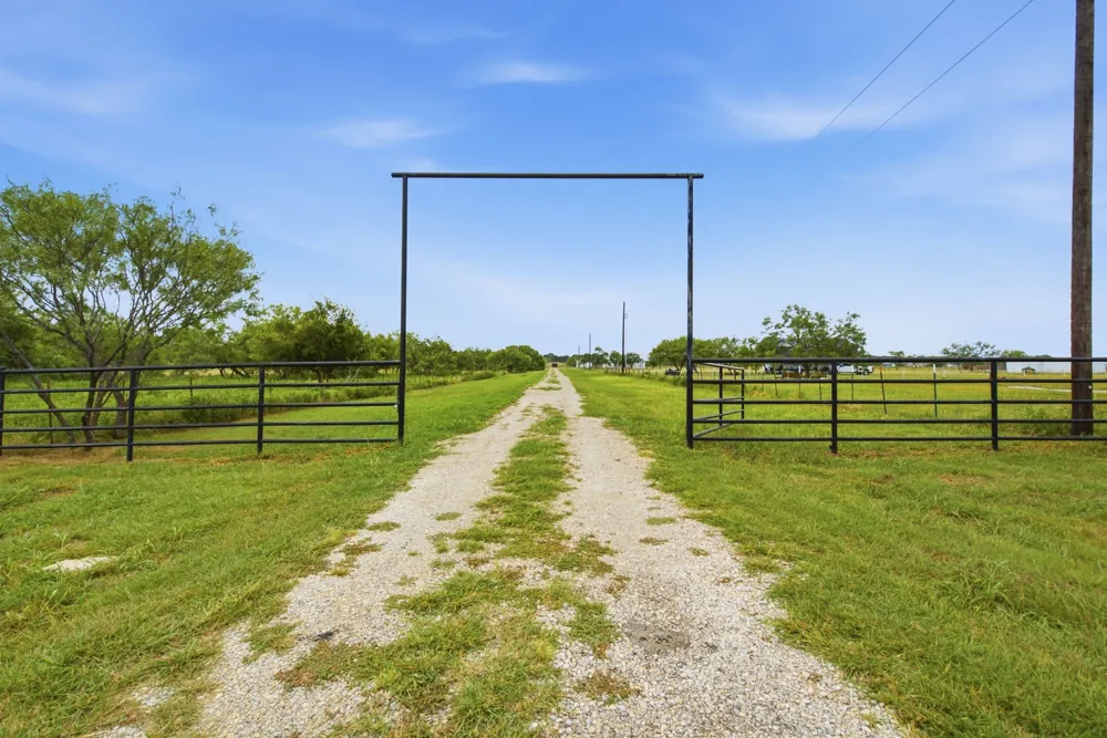 5599 S Fm 113 Millsap, TX 76066