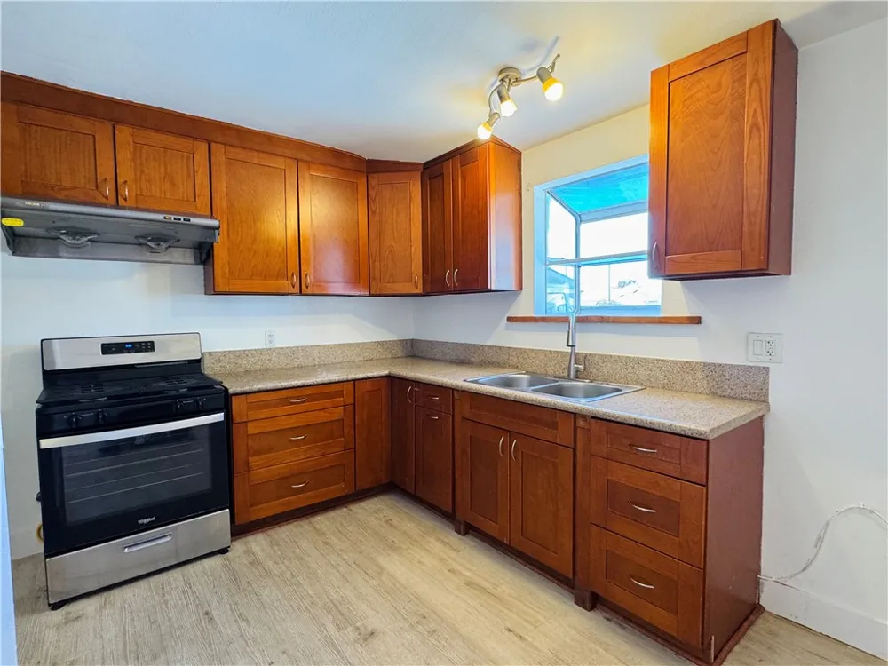 1852 Grier Pomona, CA 91766