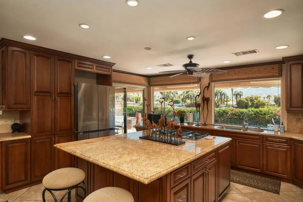 99 Conejo Circle Palm Desert, CA 92260