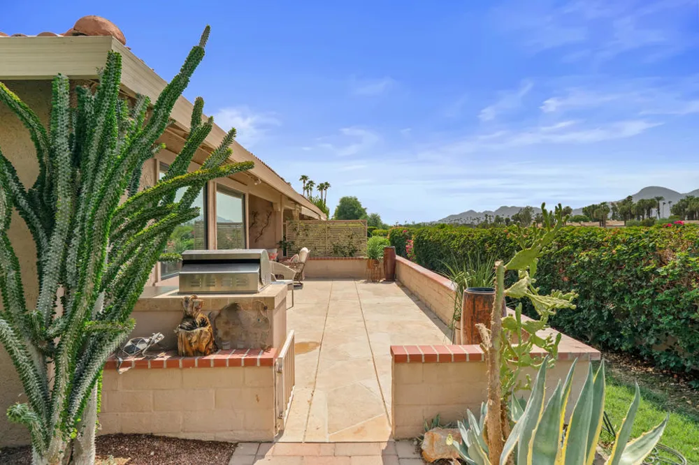 99 Conejo Circle Palm Desert, CA 92260