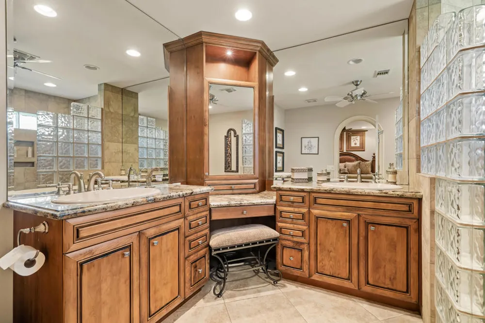 99 Conejo Circle Palm Desert, CA 92260