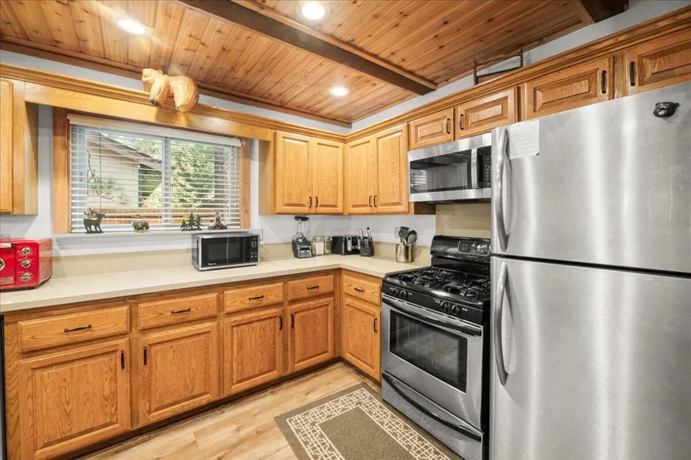 572 Ponderosa Drive Big Bear, CA 92315