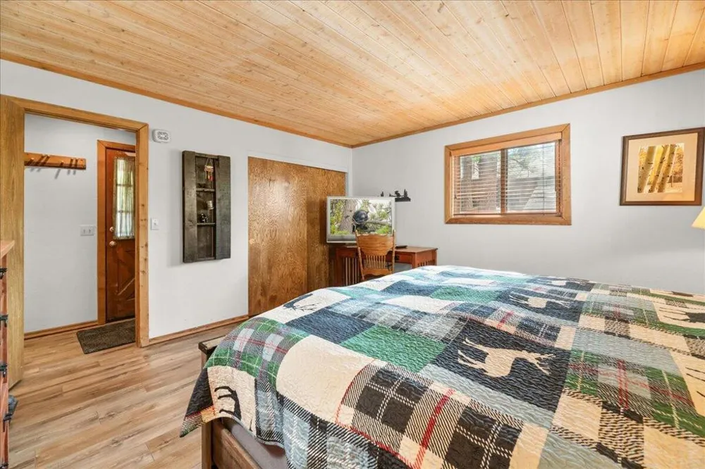 572 Ponderosa Drive Big Bear, CA 92315