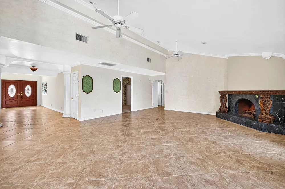 48825 Avenida Anselmo La Quinta, CA 92253