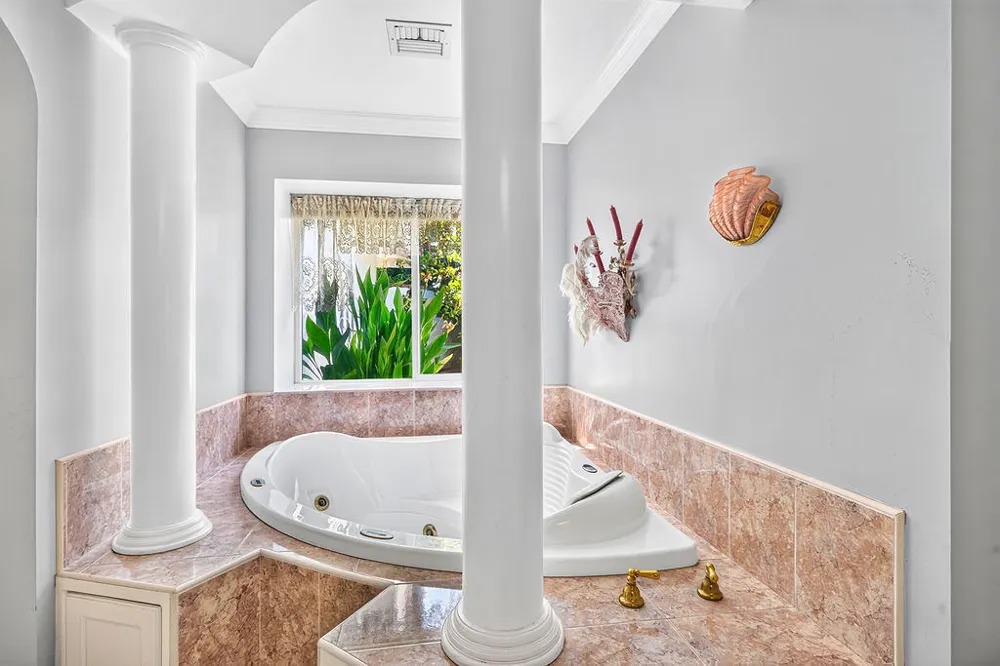 48825 Avenida Anselmo La Quinta, CA 92253