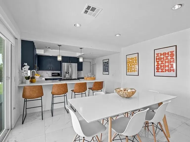 2190 Whitewater Club Drive Palm Springs, CA 92262