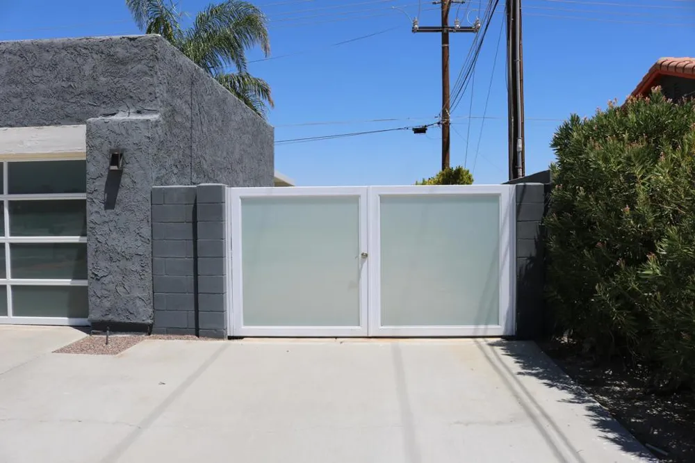2190 Whitewater Club Drive Palm Springs, CA 92262