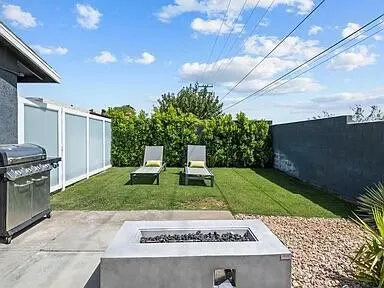 2190 Whitewater Club Drive Palm Springs, CA 92262