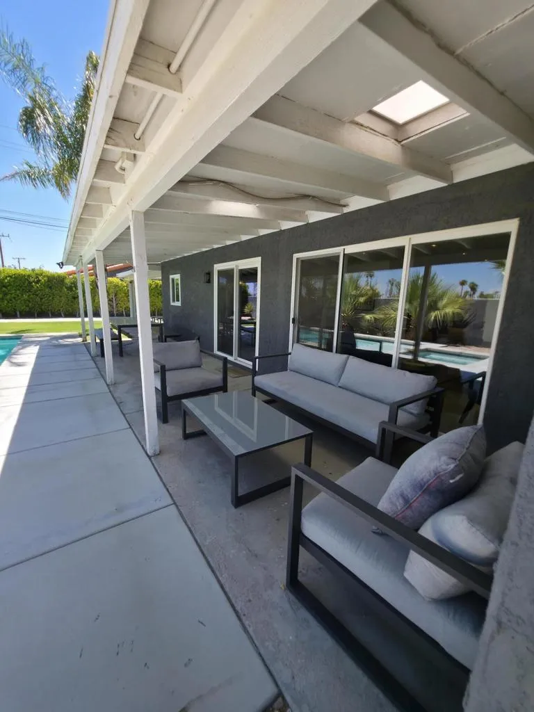 2190 Whitewater Club Drive Palm Springs, CA 92262