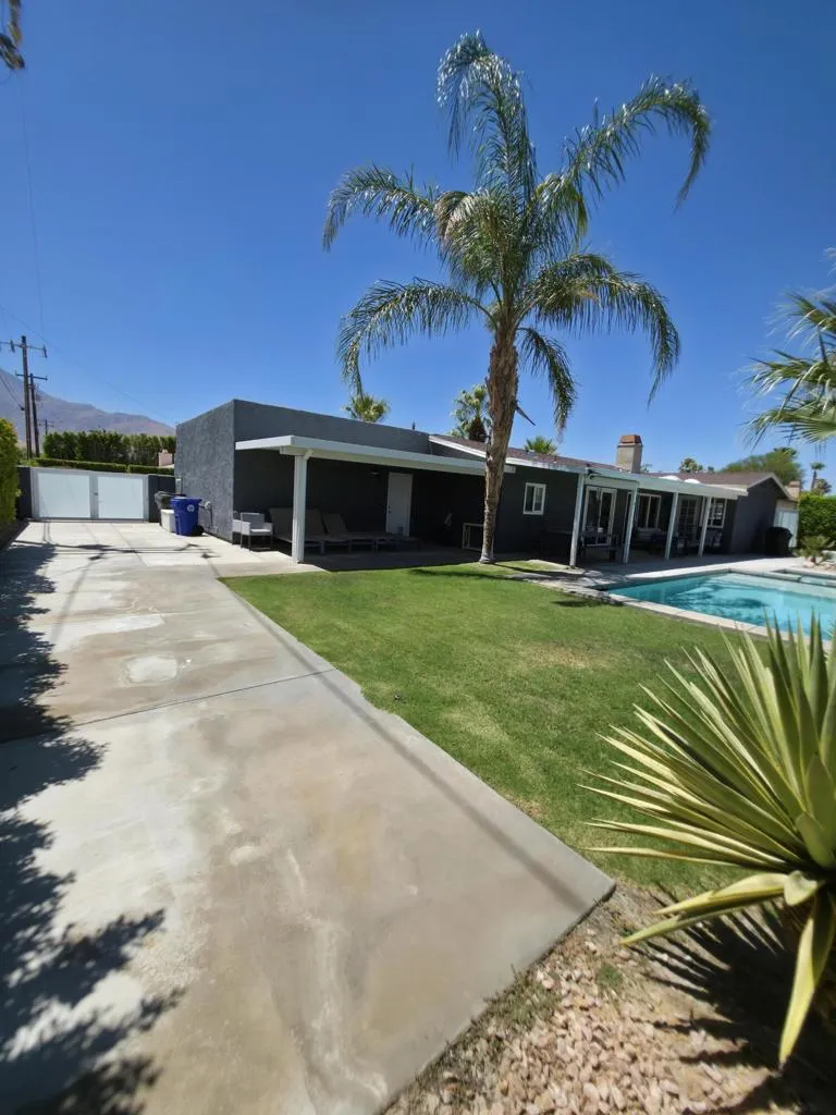 2190 Whitewater Club Drive Palm Springs, CA 92262