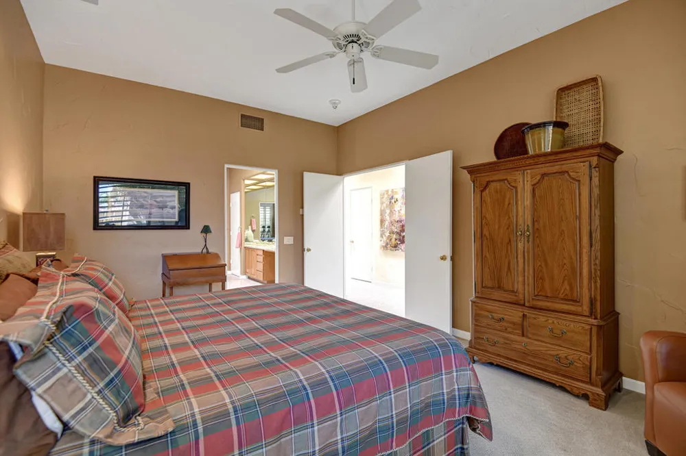 383 Desert Holly Drive Palm Desert, CA 92211