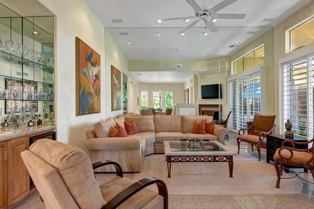 383 Desert Holly Drive Palm Desert, CA 92211