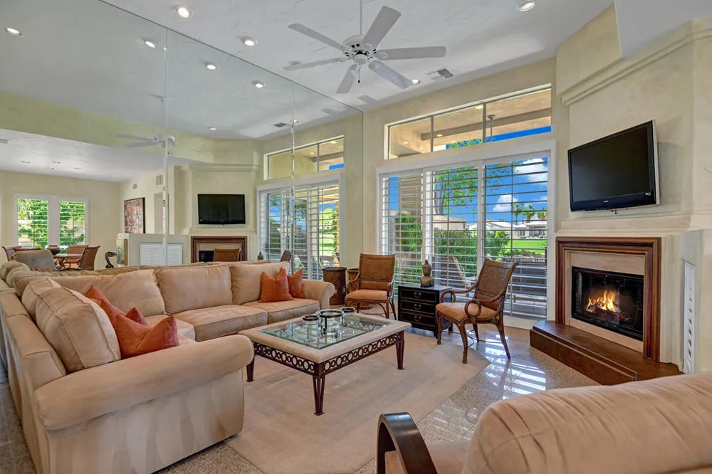 383 Desert Holly Drive Palm Desert, CA 92211