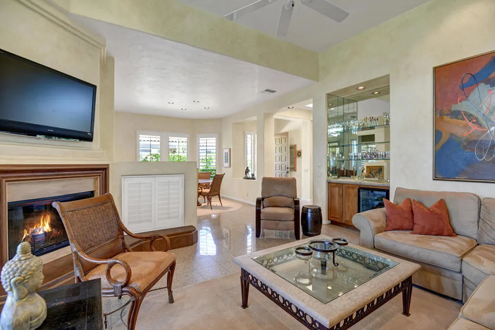 383 Desert Holly Drive Palm Desert, CA 92211